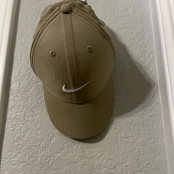Nike dri fit cap beige - Picture 3 of 3